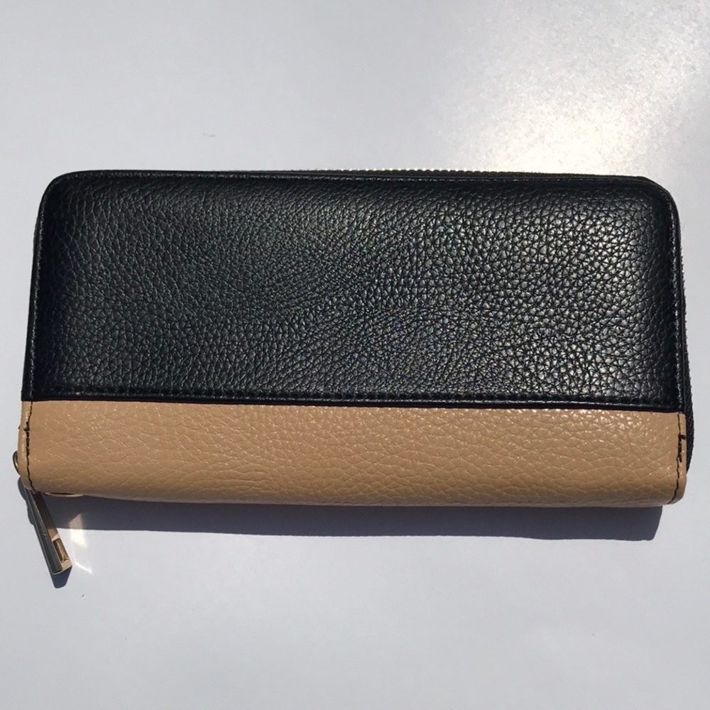 Black/Tan Zipper Wallet
